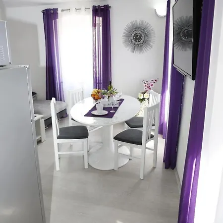 Old Town Stone Appartement *