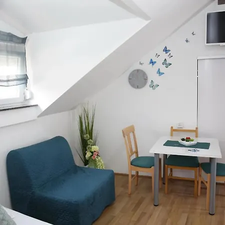 Old Town Stone Appartement *