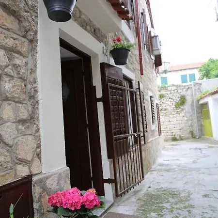 Old Town Stone Appartement